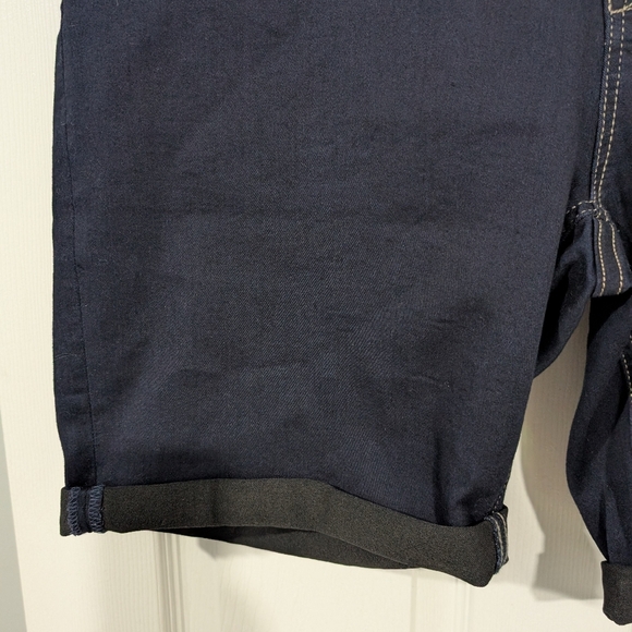 NWT Nine West Dark Wash High Rise Cuffed Bermuda Shorts in Size 20W - Picture 4 of 11
